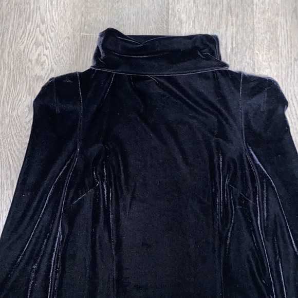GUESS Velvet Turtle Neck Mini Dress. US M. Black. Shoulder padding. - Picture 2 of 5